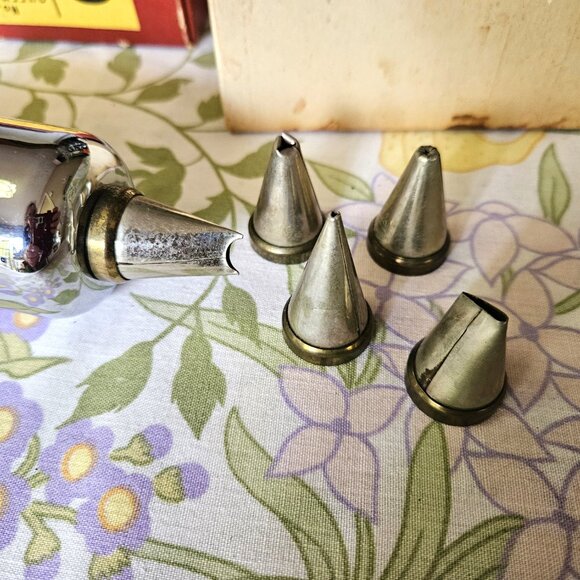 Vintage 1950s Tala Queen Icing Tube Set Metal - Picture 7 of 12